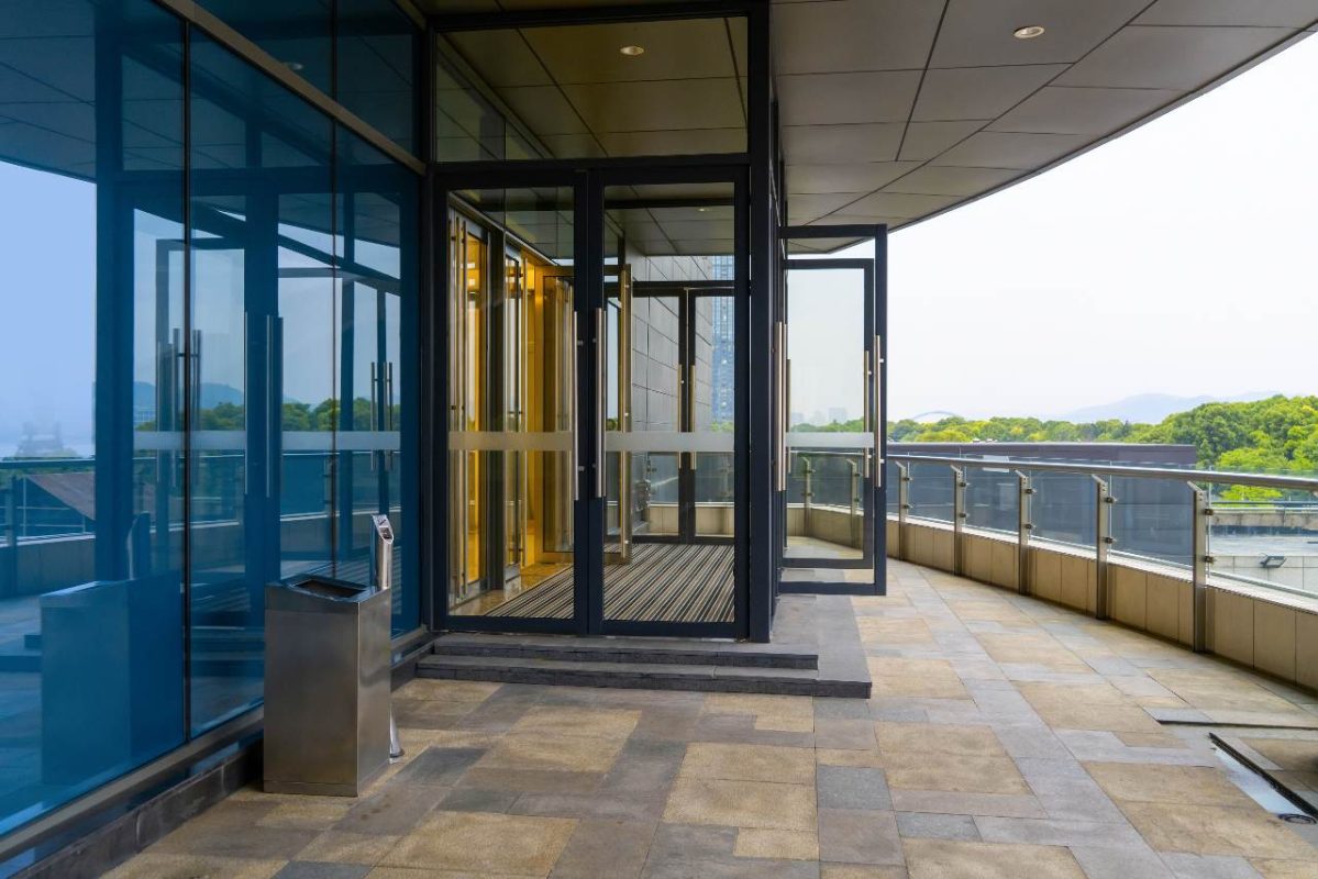 Puertas de Aluminio en San Antonio Benagéber
